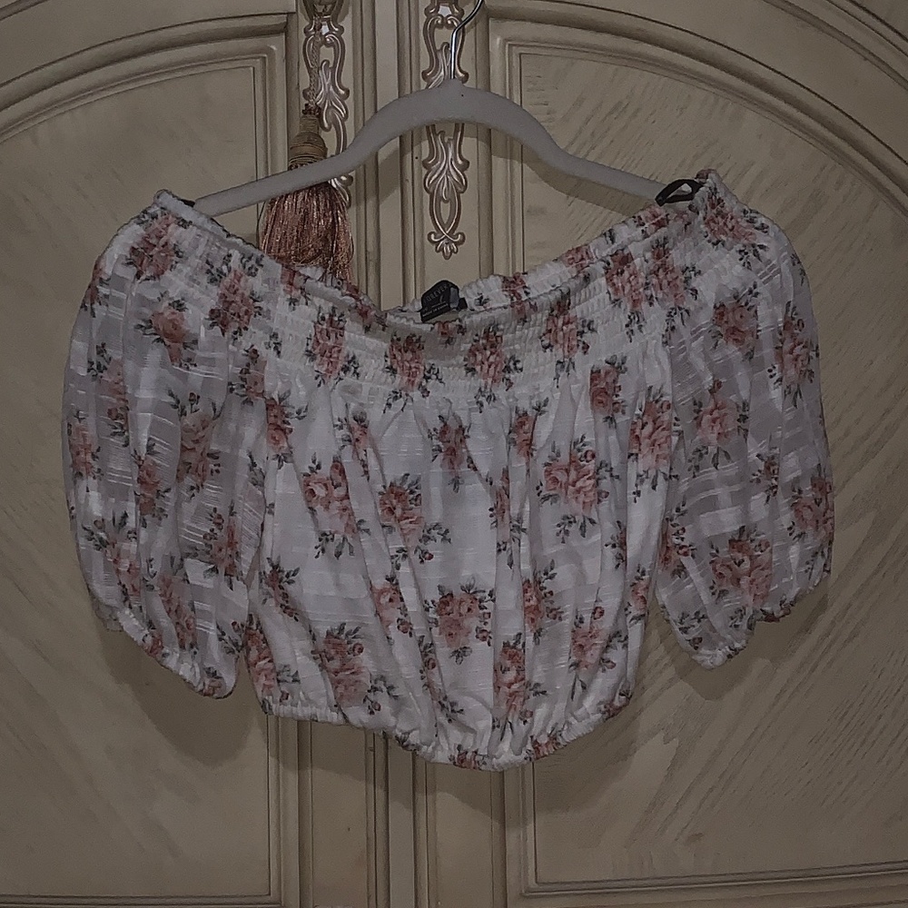 Floral cropped top